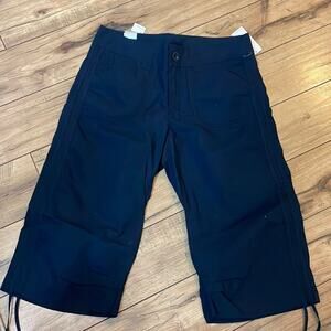 NWT Gap navy blue capris clam digger Sz 8